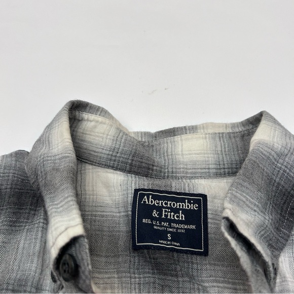 Abercrombie & Fitch Grey Plaid Button Down - Picture 2 of 3